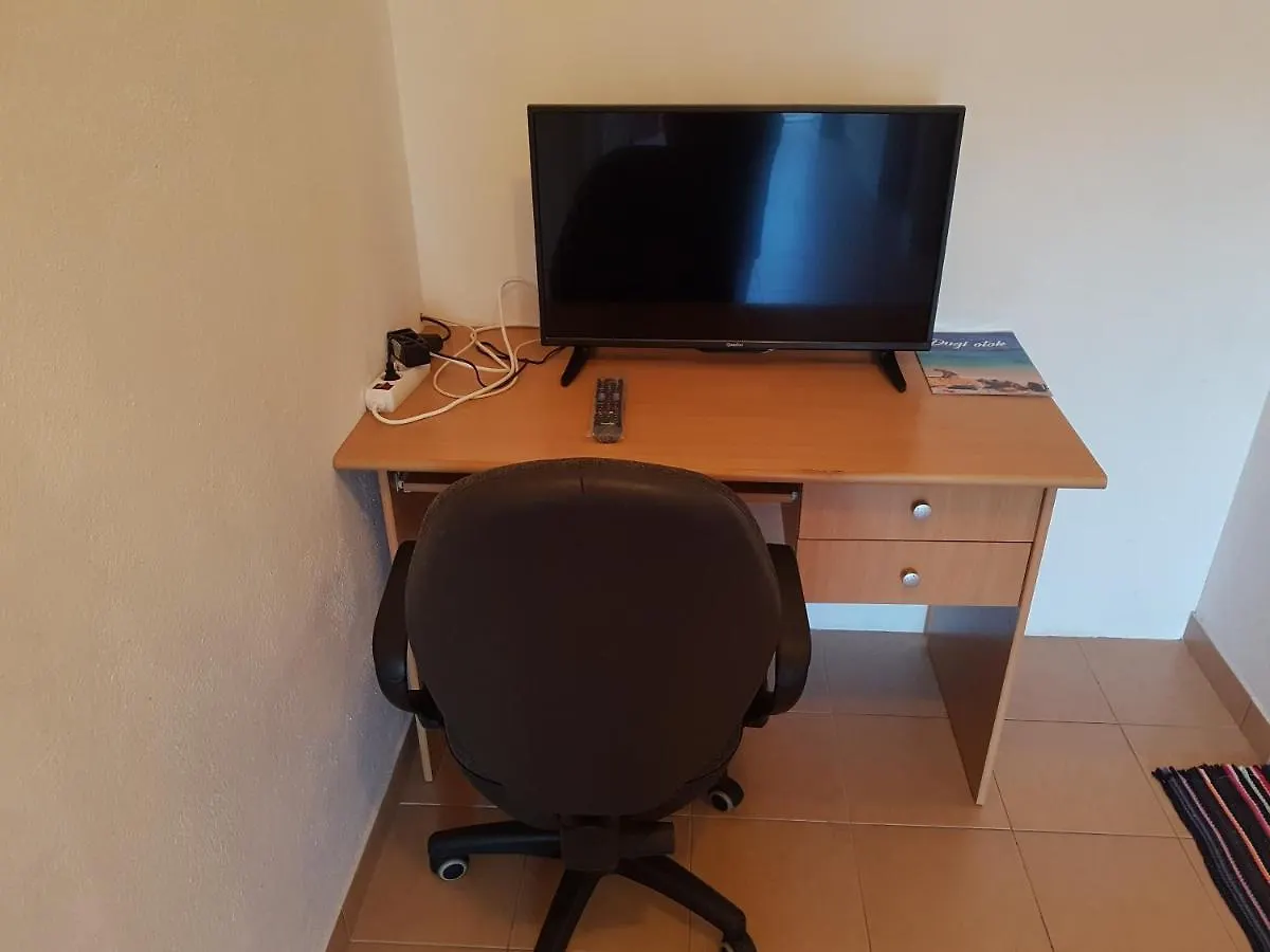Apartment Seaside Terrace Apartments: Spacious Seaview with Free Amenities Sali
