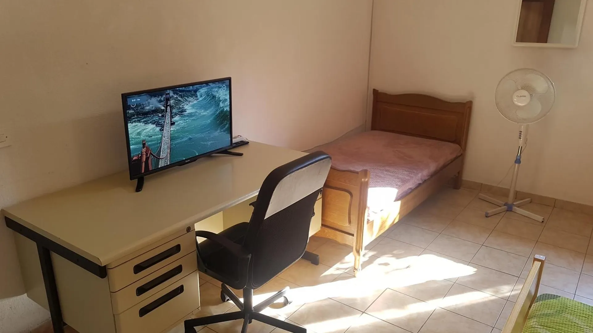 Seaside Terrace Apartments: Spacious Seaview with Free Amenities Sali Apartment