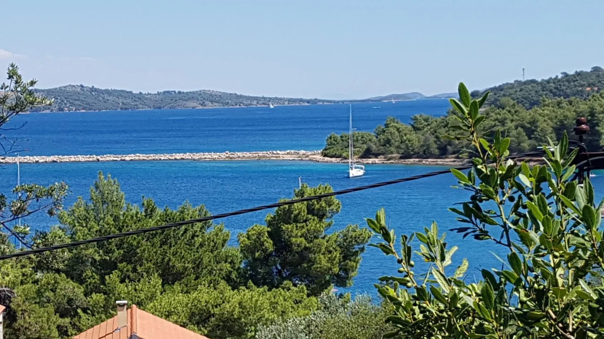 Apartment Seaside Terrace Apartments: Spacious Seaview with Free Amenities Sali