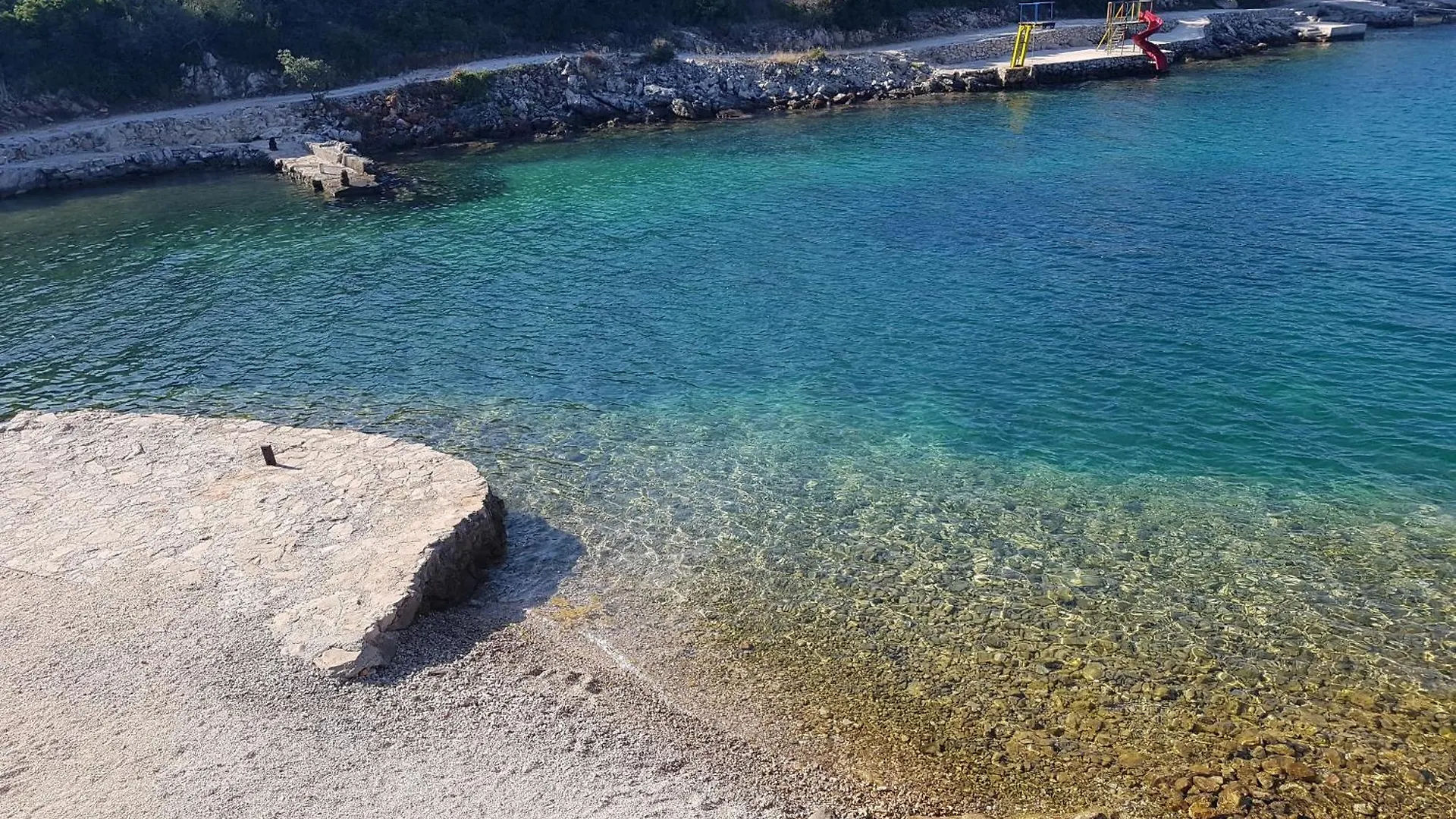 Apartment Seaside Terrace Apartments: Spacious Seaview with Free Amenities Sali
